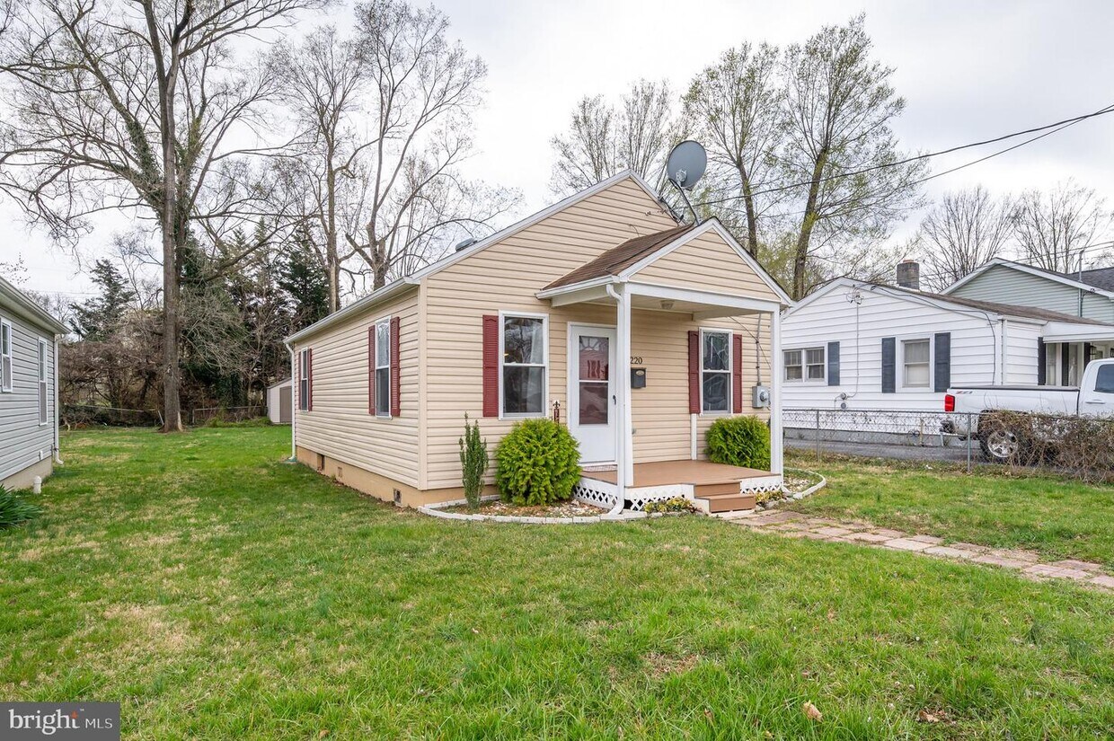 220 E 2nd Ave, Ranson, WV 25438 House Rental in Ranson, WV