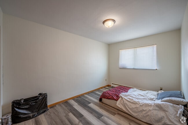 2BR, 1 BA - 900SF - Second Bedroom - Minnehaha Apartments