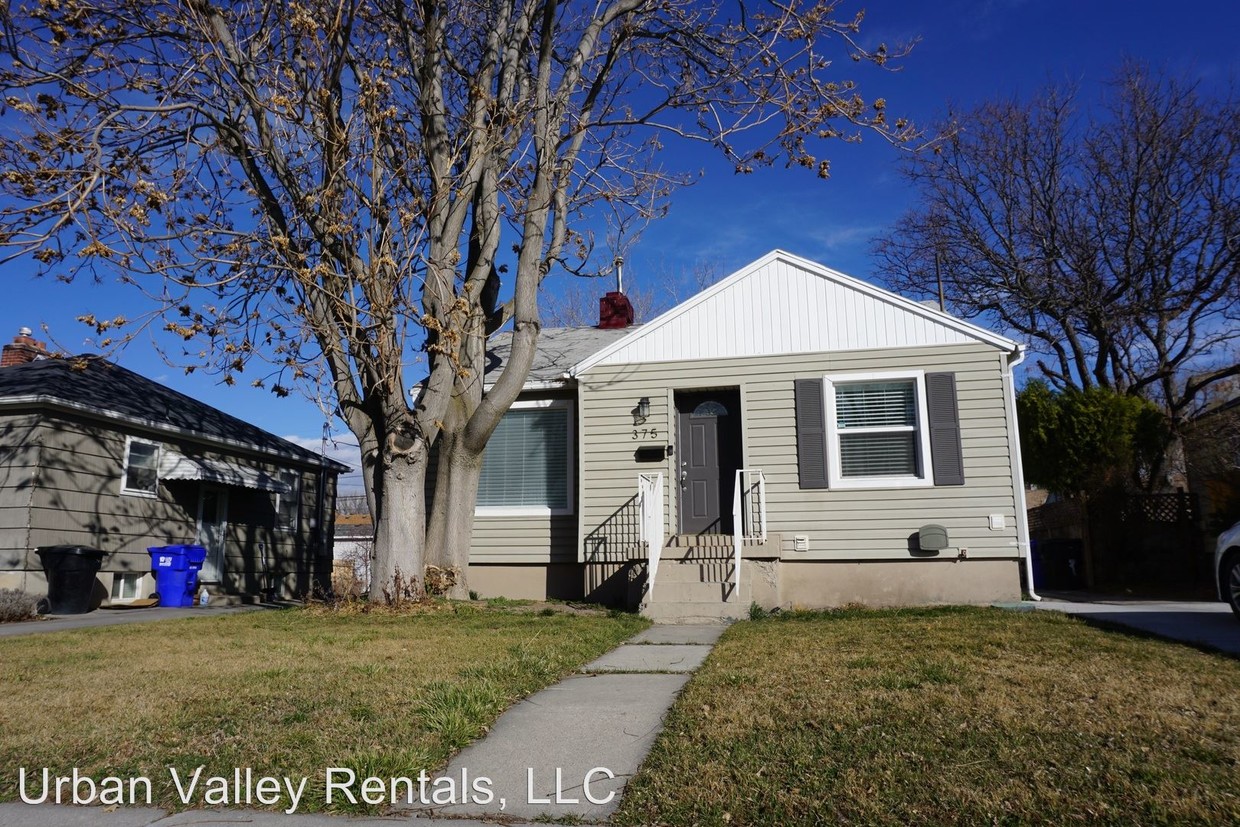 Primary Photo - 2 br, 1 bath Apartment - 375 E. Utopia Ave.