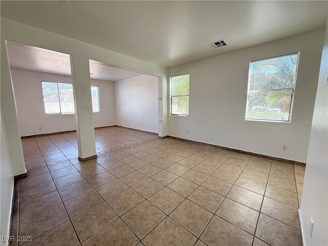 Foto del edificio - 5968 Hickory Nut Ave