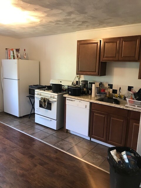 Building Photo - 21 Welsford St