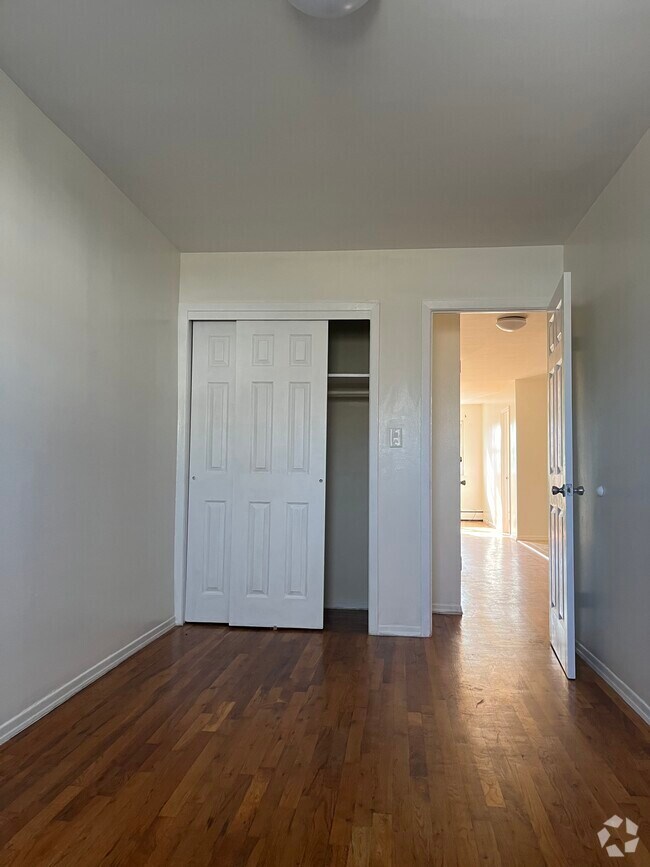 New Apartments For Rent in Ozone Park NY with Gym/Fitness Center 4 Rentals