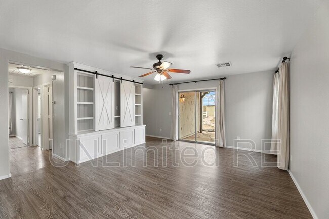 Building Photo - 890 Allerton Way