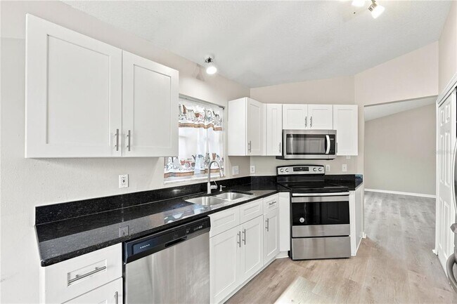 Foto del edificio - 9910 Dean Cove Ln