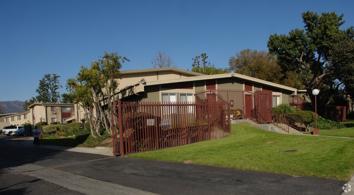 Primary Photo - Claremont Village Apartments