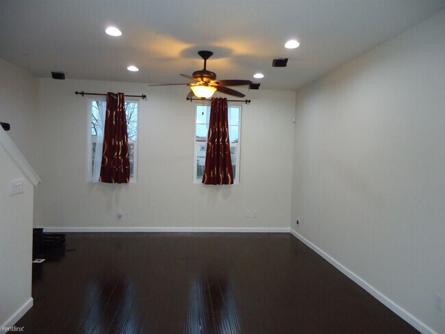 Building Photo - 3 br, 3.5 bath Townhome - 5938 Via Lugano