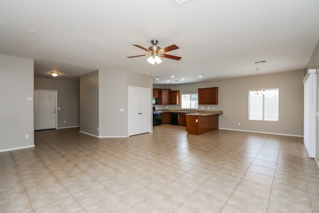 Building Photo - 1427 E Megan Dr