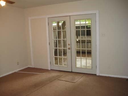 Building Photo - 608 N McKinney St