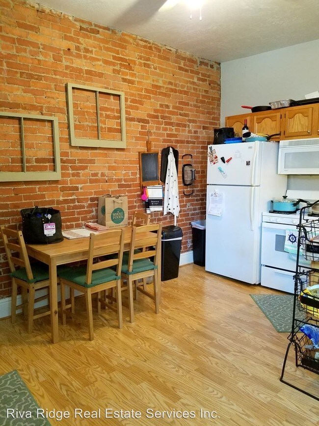 Foto del edificio - 1403 N Saint Clair St
