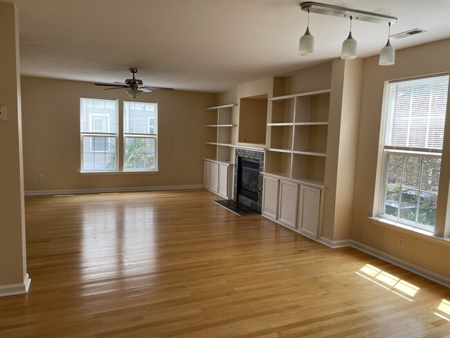 Building Photo - 1508 Parks Ave
