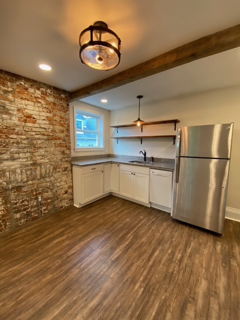 Large bright updated kitchen - 5101 Kent Way