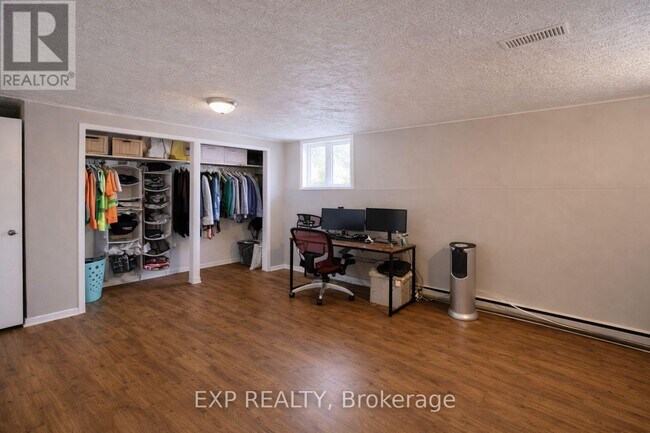 Photo du bâtiment - 898 Belvédère Ave