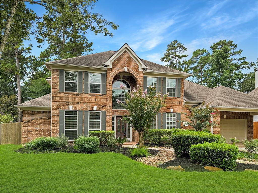 Primary Photo - 110 W Lansdowne Cir