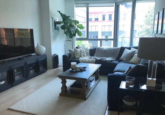 Photo - EPIC REA: 2 Bed/ 2 Bath Luxury Waterfront Living Apartment