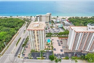 Building Photo - 3000 E Sunrise Blvd