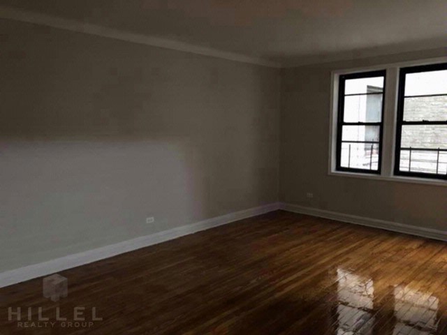 Foto del edificio - 84-49 Elmhurst Ave