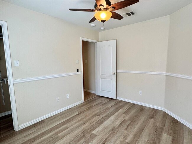 Foto del edificio - 155 Birdwell Ln