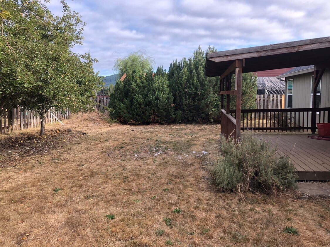 Primary Photo - Nice 3 Bedroom, 2 Bath House in Sheridan