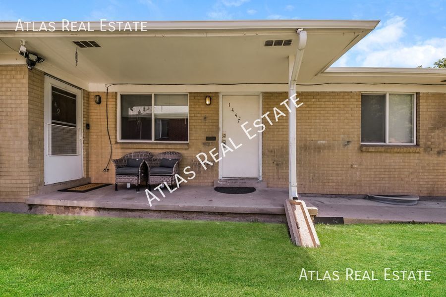 Primary Photo - Newly Renovated 4 Bed 2 Bath Home Right of...