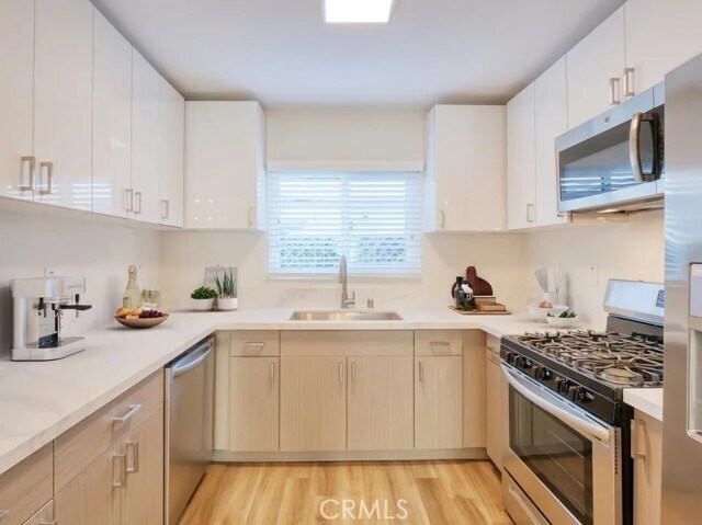 Foto del edificio - 2120 Manhattan Beach Blvd