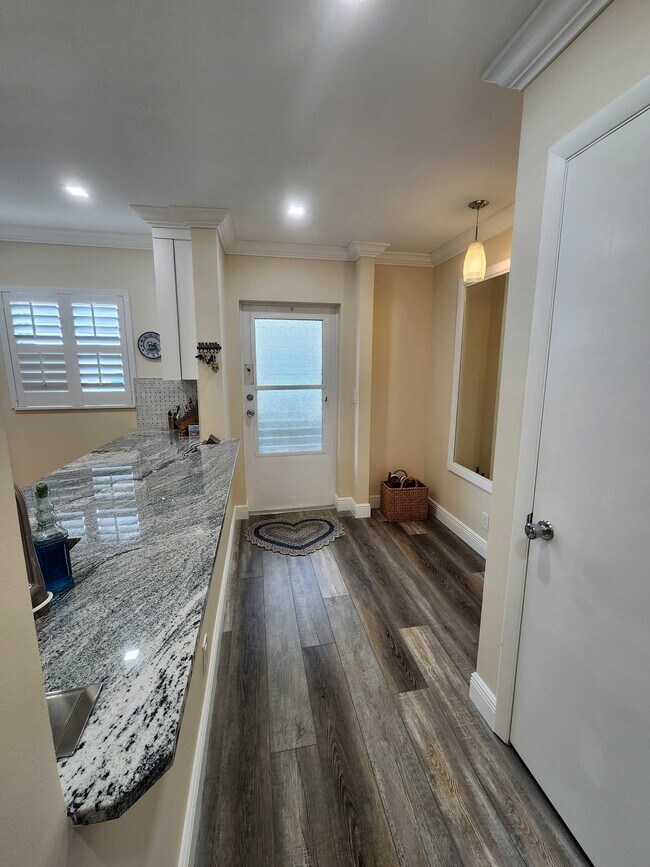 Foto del edificio - 2360 SW 22nd Ave