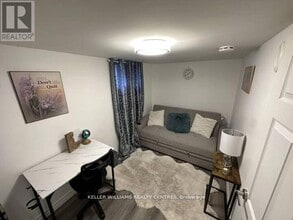 Building Photo - 17 Oak Park Ave