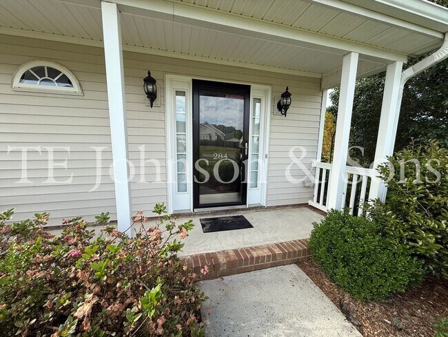 Building Photo - Charming 3-Bedroom Home with Modern Comfor...