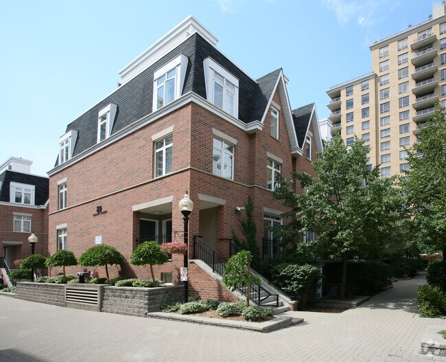 Building Photo - Redpath Townhomes