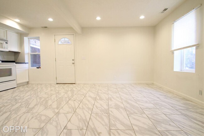 Foto del edificio - 1713 N St