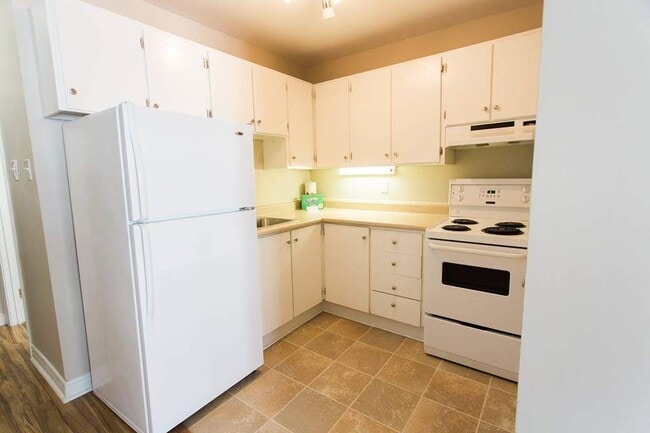 Building Photo - Kelly's Brook