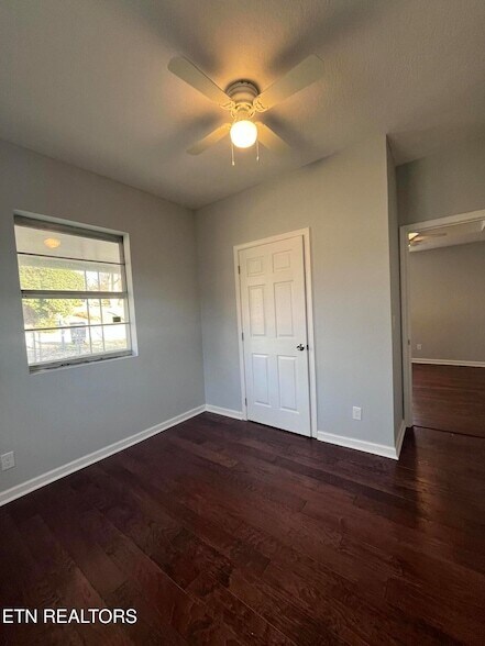 Foto del edificio - 614 Midlake Dr NE