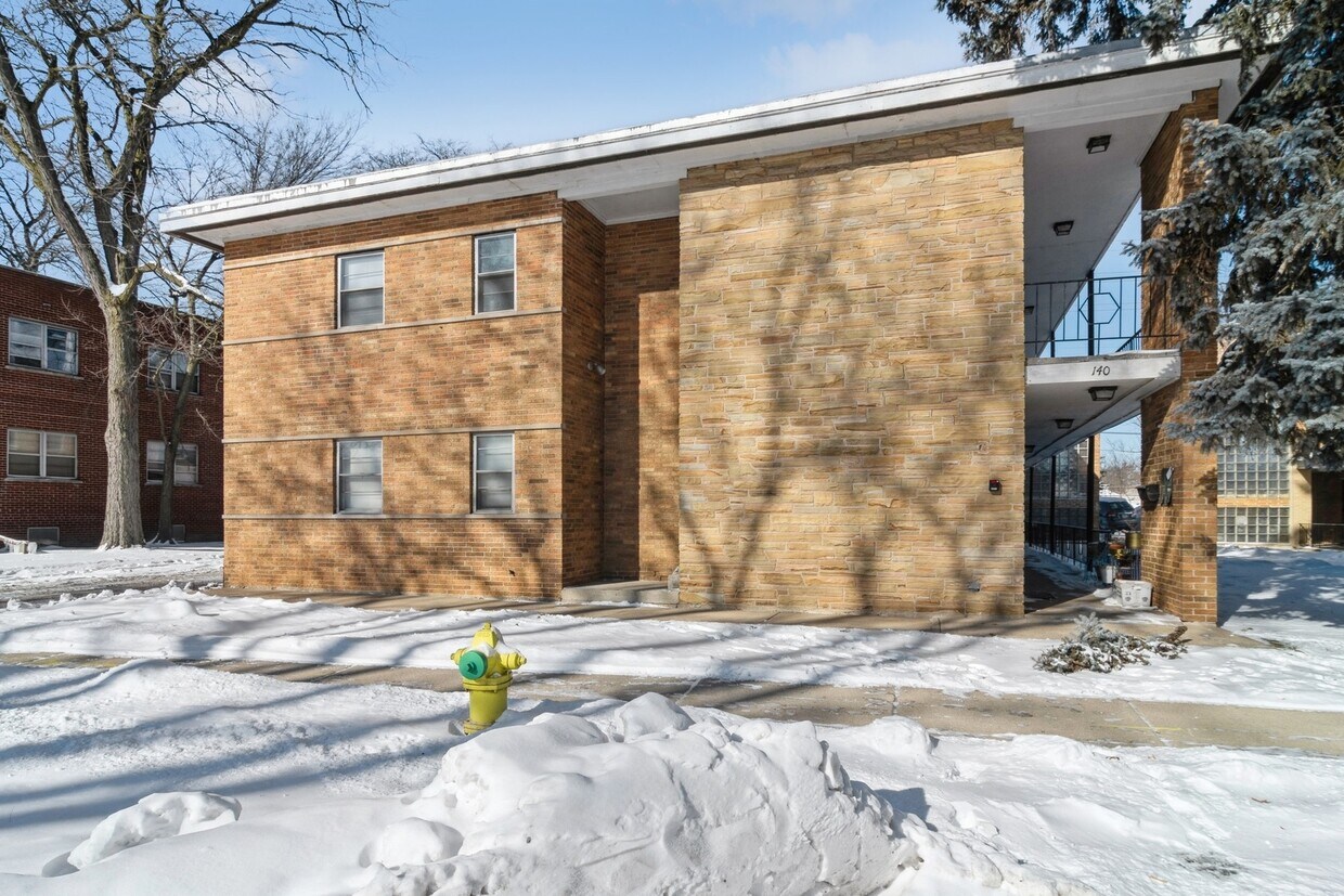 140 Ann St, Clarendon Hills, IL 60514 House Rental in Clarendon Hills, IL