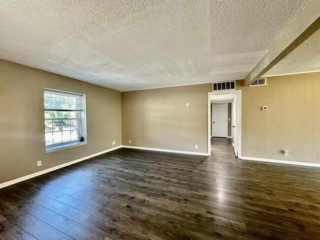 Foto del edificio - 2638 Park Rd