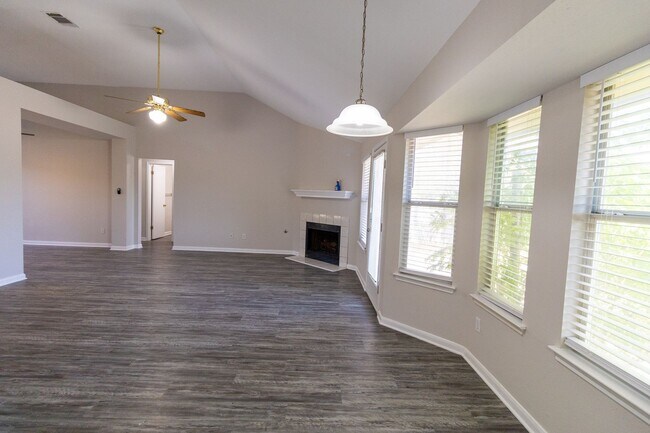 Building Photo - North Creek Subdivision Ready for Immediat...