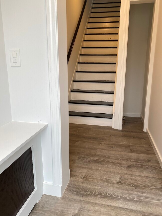 Building Photo - 2406 Boston Post Rd