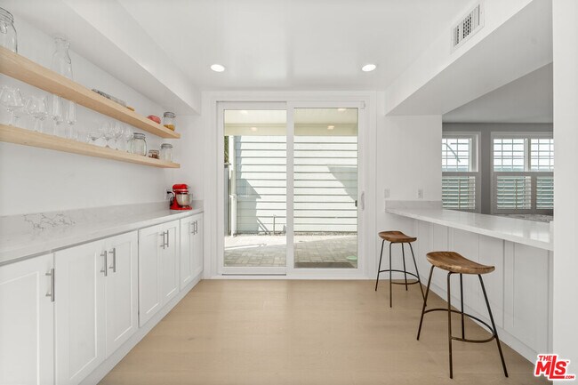 Building Photo - 13082 Mindanao Way