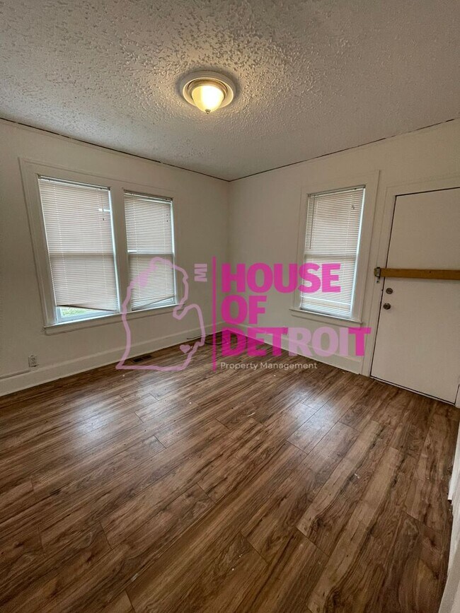 Foto del edificio - 5771 Chatsworth St