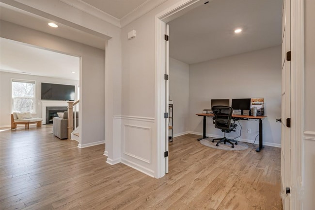 Building Photo - 15606 Walnut Hill Dr