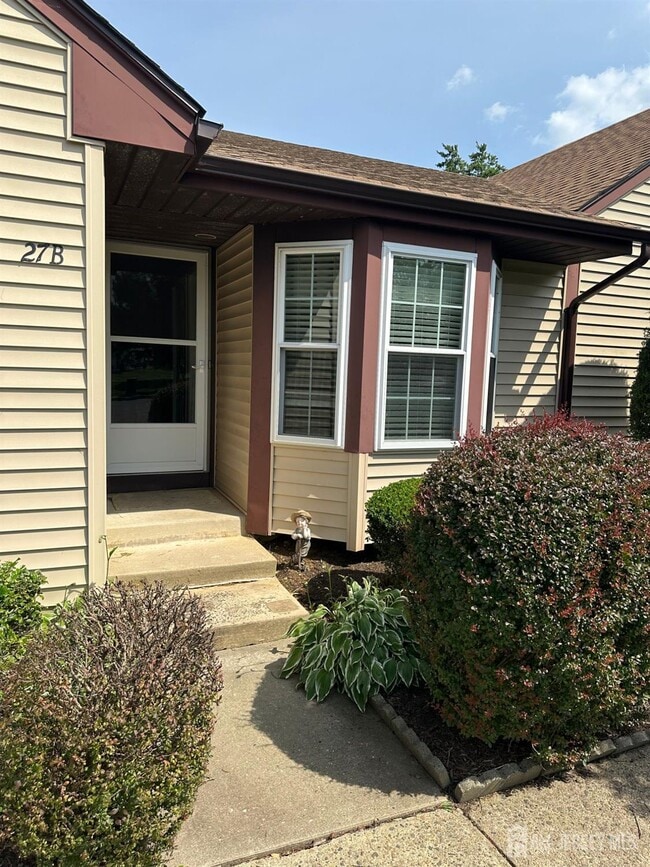 Building Photo - 27B Benjamin Franklin Dr