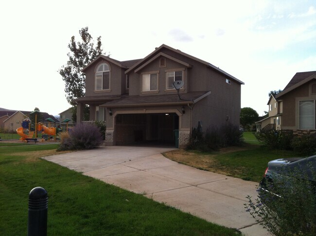 2-Car Attached Garage - 3488 W Harvest Cv