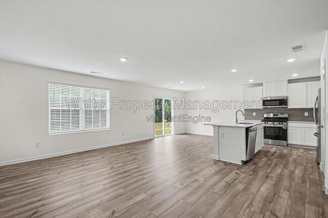 Foto del edificio - 313 W 18th St