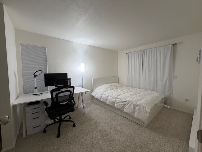 Foto del edificio - 14630 NE 35th St