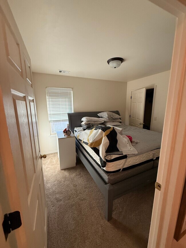 Foto del edificio - 3708 Farm Cir