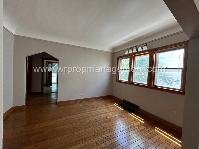 Foto del edificio - 4124 Vermaas Ave