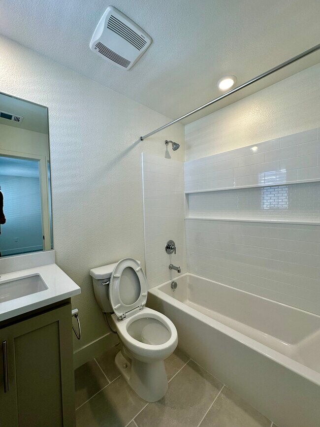 Building Photo - 9166 Enterprise Dr