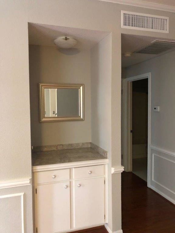 Building Photo - 728 Bering Dr