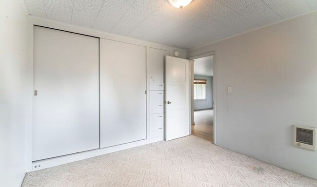 Building Photo - Beautiful PET FRIENDLY 3bdr house!