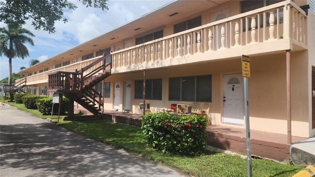 Building Photo - 280 SW 11th Ave