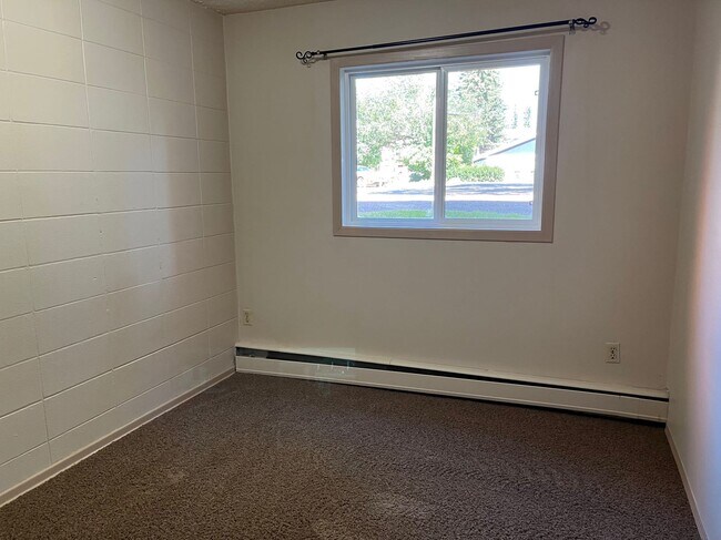 Photo du bâtiment - 1 Bed 1 Bath Unit in Red Deer, AB