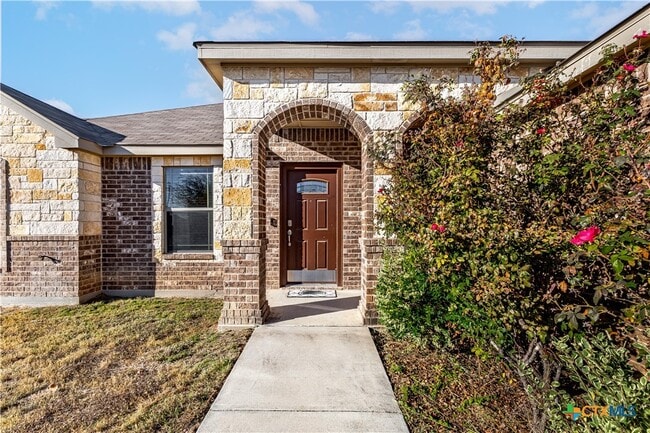 Building Photo - 605 Cody James Dr